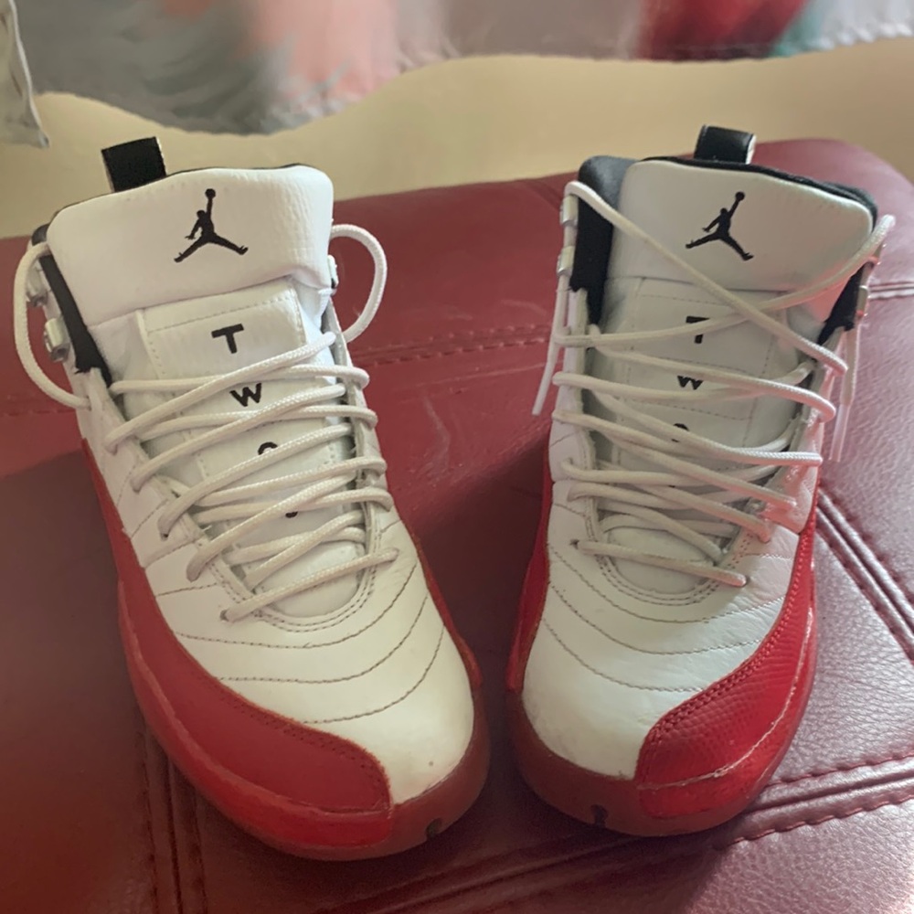 Jordan kid shoe unisex size 5
